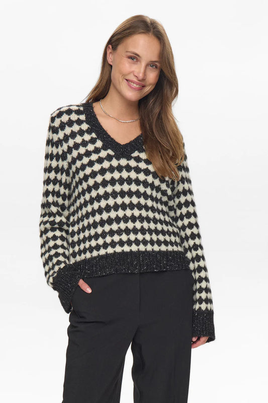 NuBila peysa, svört